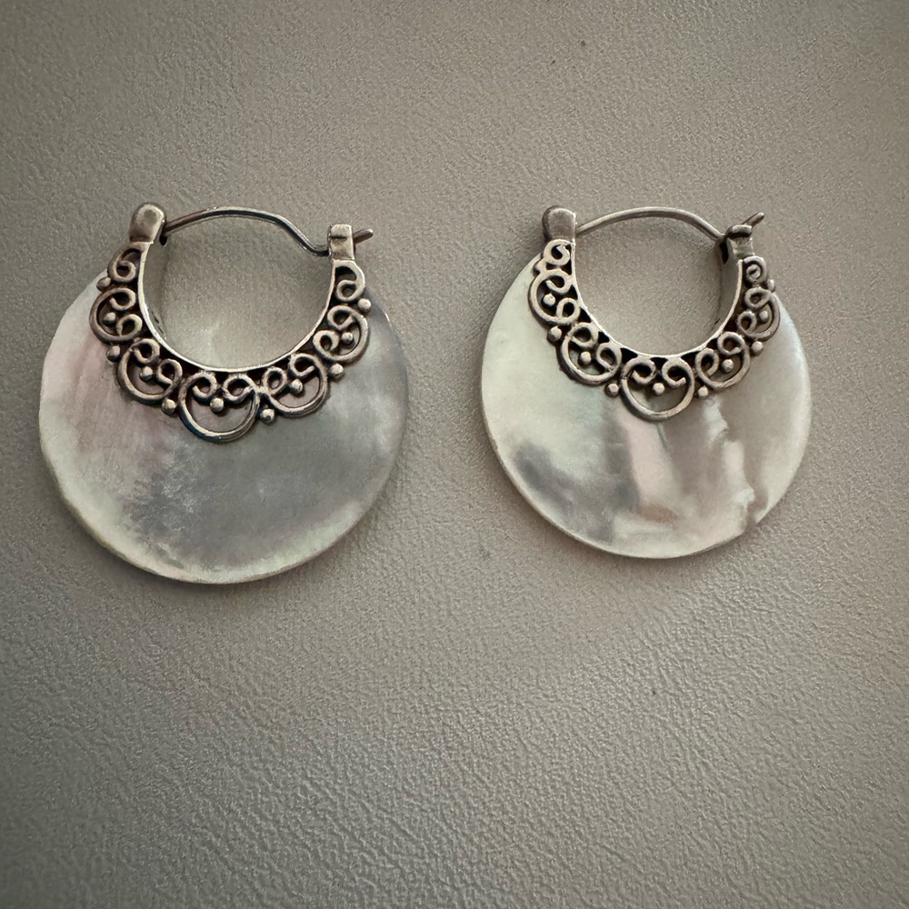 VINTAGE MERAN SIGNED PIERCED EARRINGS, STERLING SILVER - MOTHER OF PEARL HOOPS